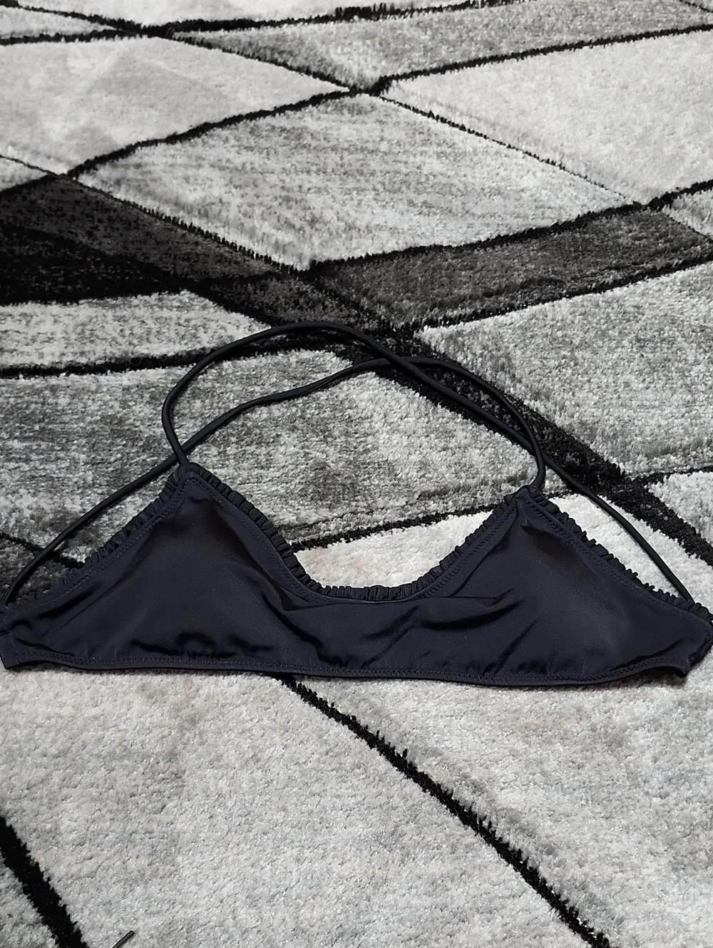 VICTORIA SECRET 2014 BLACK TRIANGLE RUFFLE-TRIM HALTER BIKINI SWIM TOP